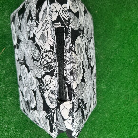 Vera Bradley Black and White- Portfolio/Organizer with zipper and top handle - Picture 3 of 10
